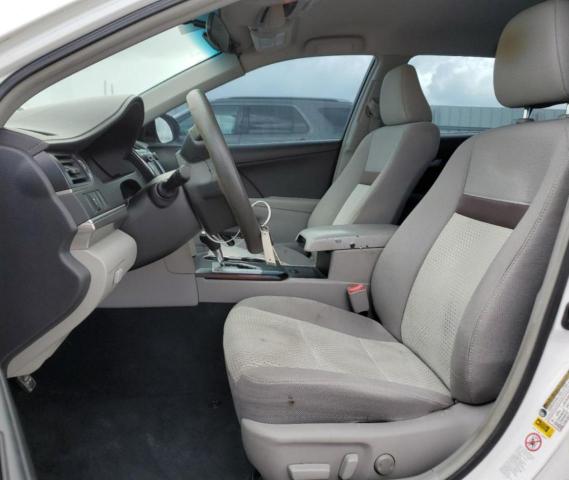  TOYOTA CAMRY 2014 Белый