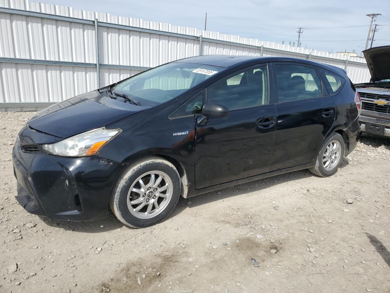 2015 Toyota Prius V იყიდება Appleton-ში, WI - Front End