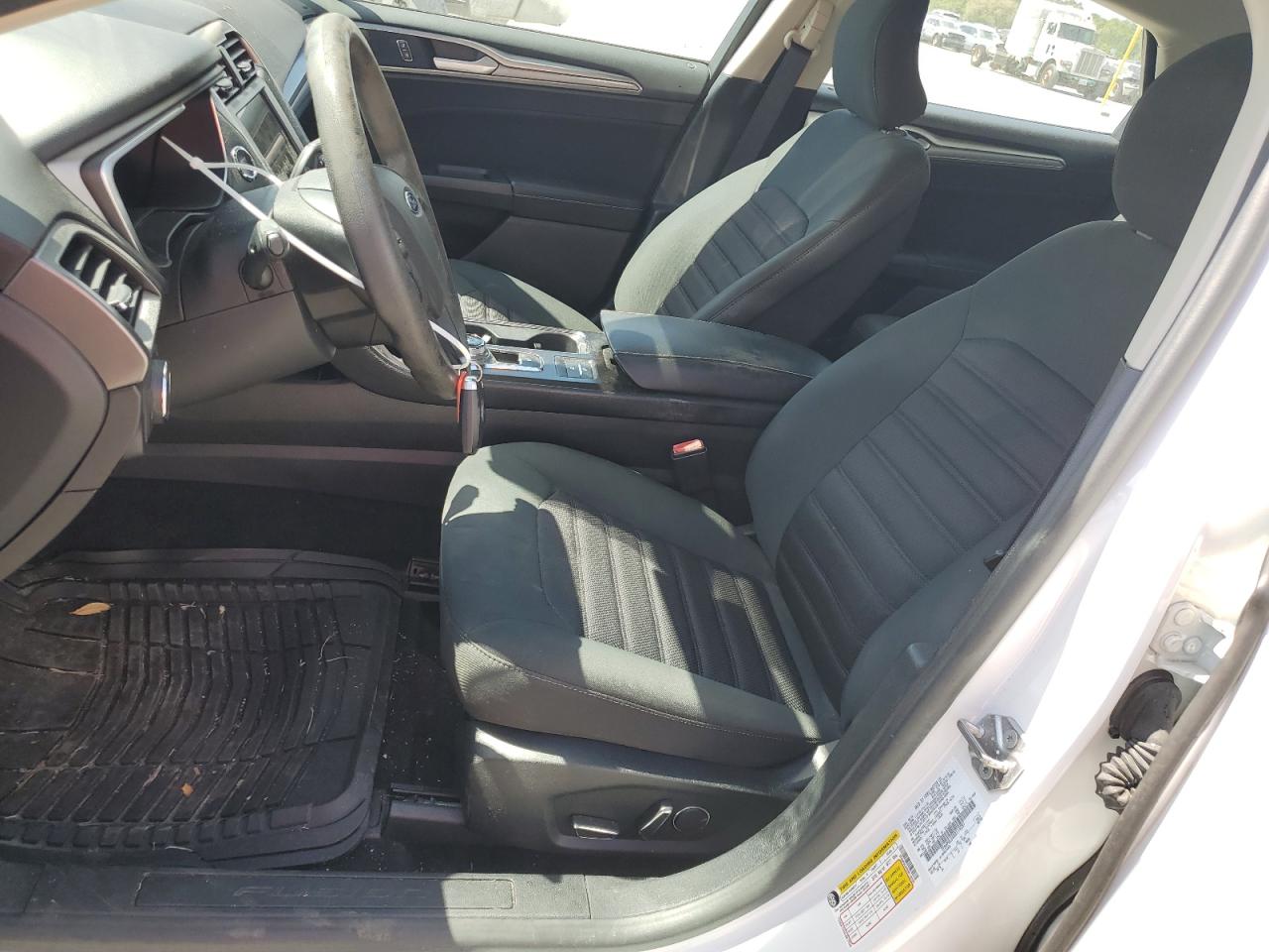 2019 Ford Fusion Se VIN: 3FA6P0LUXKR119297 Lot: 54041595