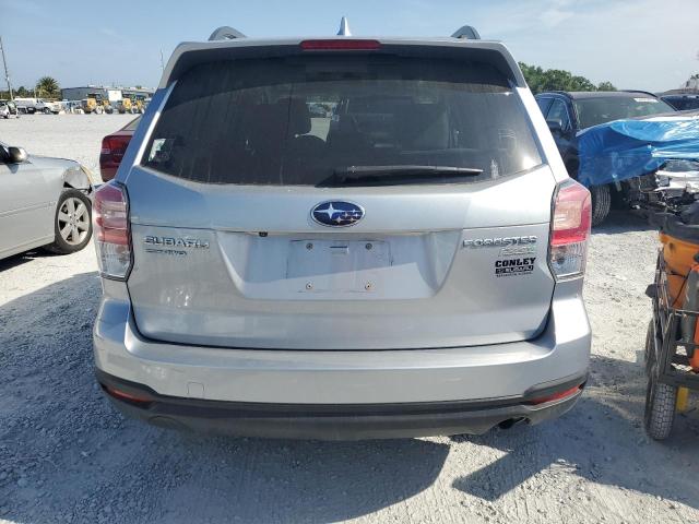  SUBARU FORESTER 2017 Gray