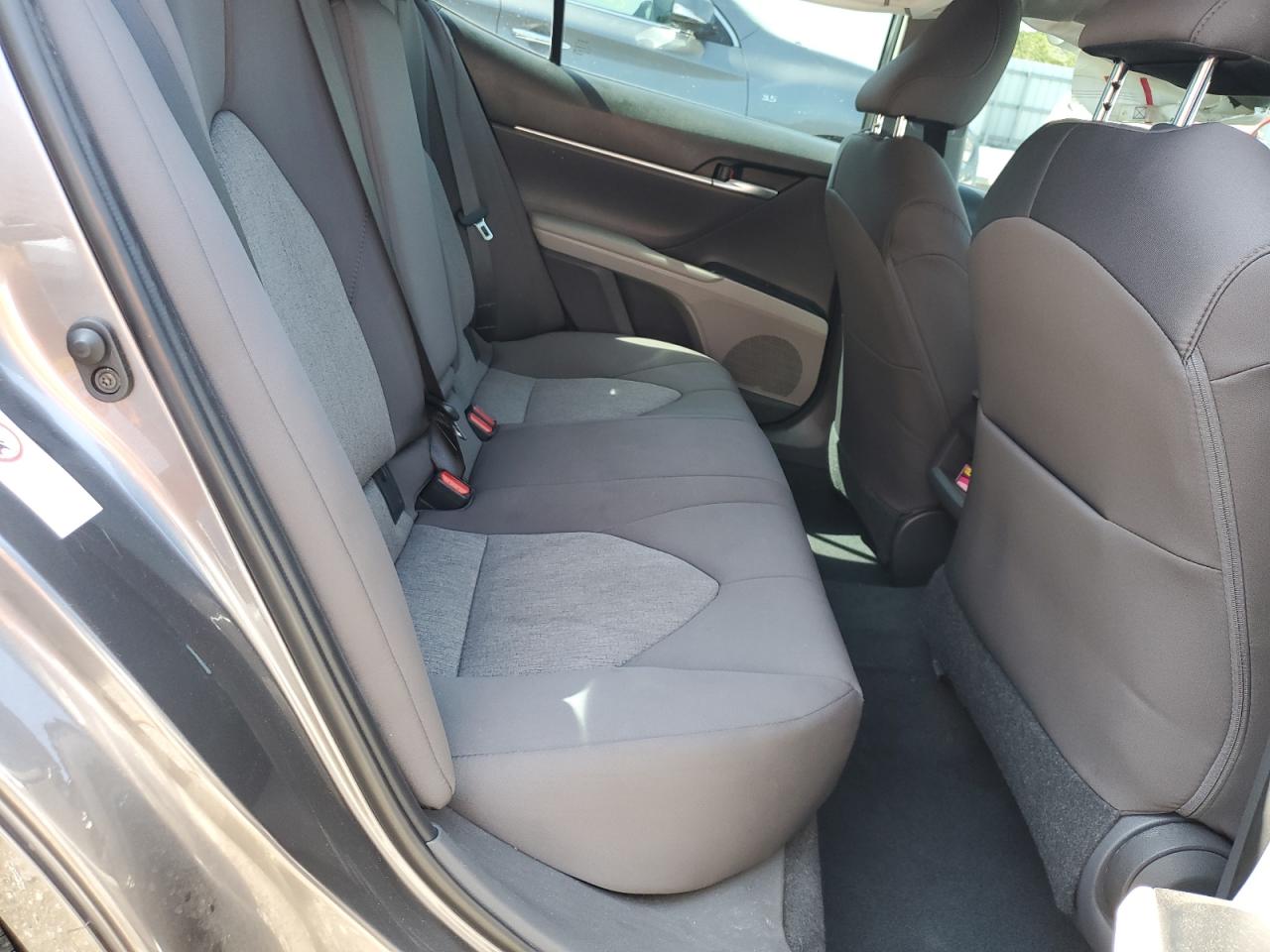 4T1B11HKXJU136725 TOYOTA CAMRY 2018
