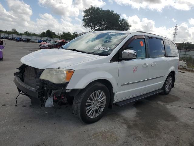 2014 Chrysler Town & Country Touring L