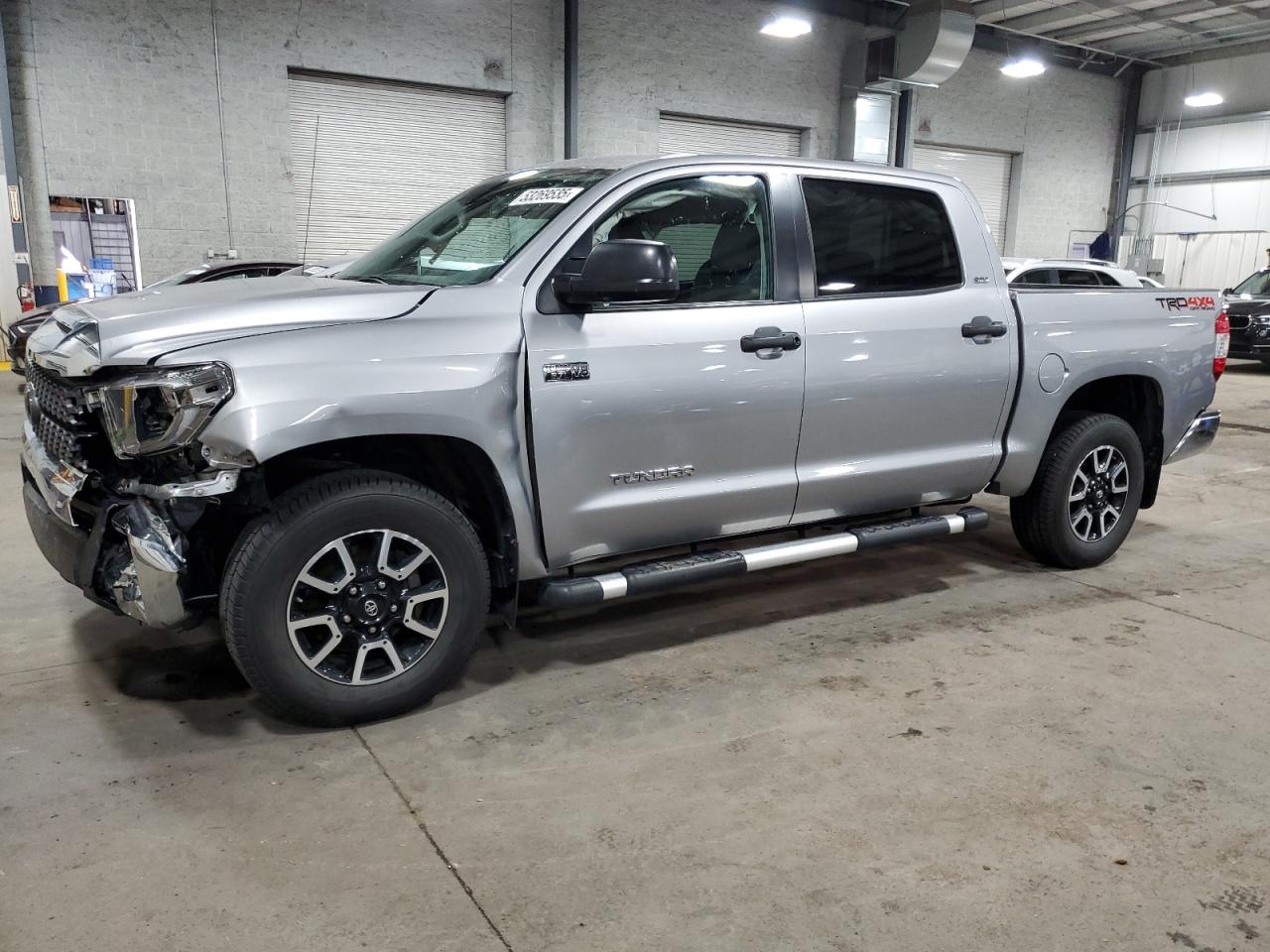 2018 Toyota Tundra Crewmax Sr5 продається в Ham Lake, MN - Front End