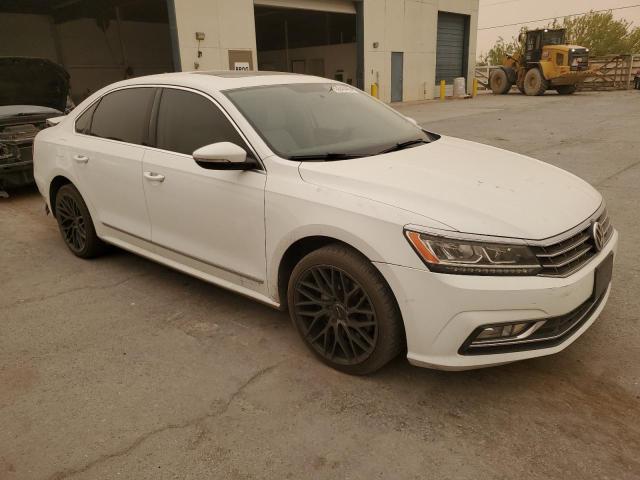 Sedans VOLKSWAGEN PASSAT 2016 Biały