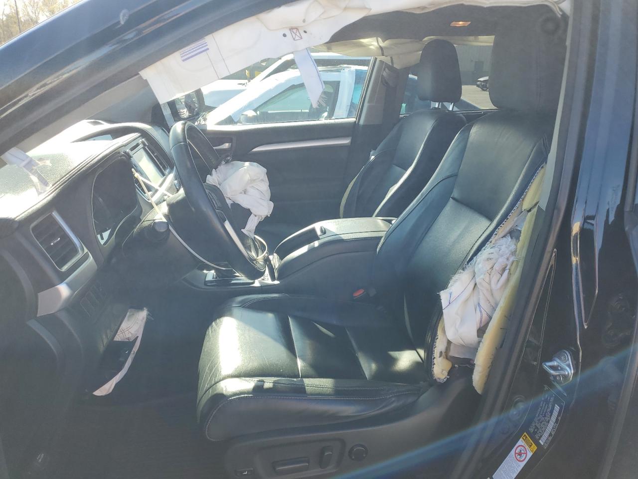 2016 Toyota Highlander Xle VIN: 5TDJKRFH6GS263505 Lot: 55239025