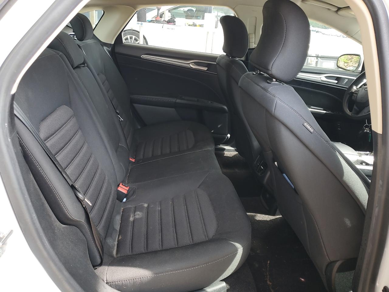 2019 Ford Fusion Se VIN: 3FA6P0LU1KR124842 Lot: 54038705