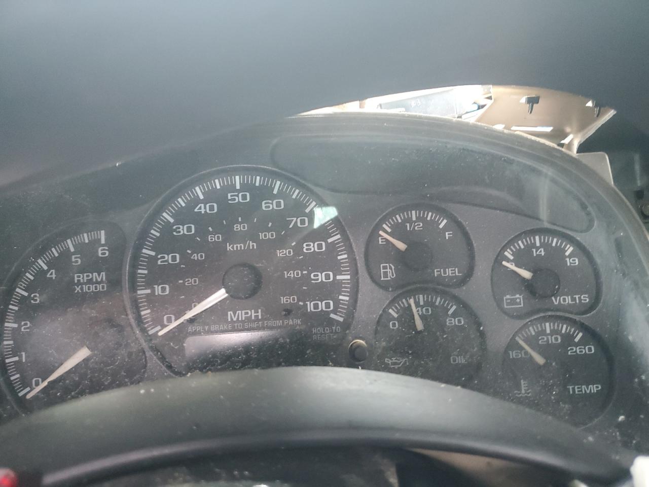 2002 Chevrolet Suburban C1500 VIN: 3GNEC16T52G258587 Lot: 51812635