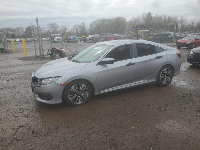 Sedans HONDA CIVIC 2017 Srebrny