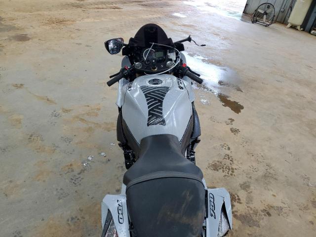  SUZUKI GSXR750 2023 Сріблястий