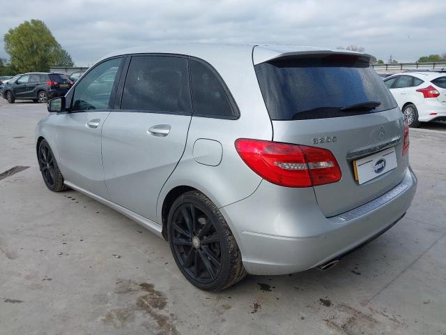 2014 MERCEDES BENZ B200 BLUEE