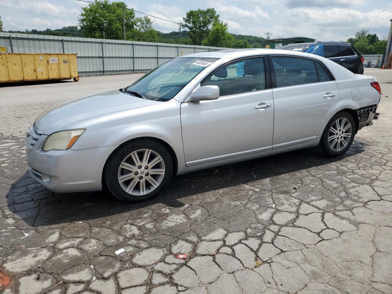 2005 Toyota Avalon Xl for Sale in Lebanon, TN - Rear End