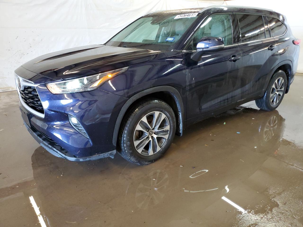 2022 Toyota Highlander Xle for Sale in Mercedes, TX - Minor Dent/Scratches