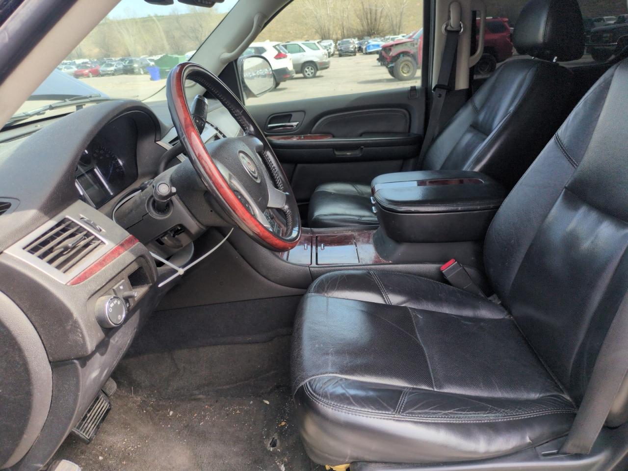 2007 Cadillac Escalade Luxury VIN: 1GYFK63807R364928 Lot: 53213115