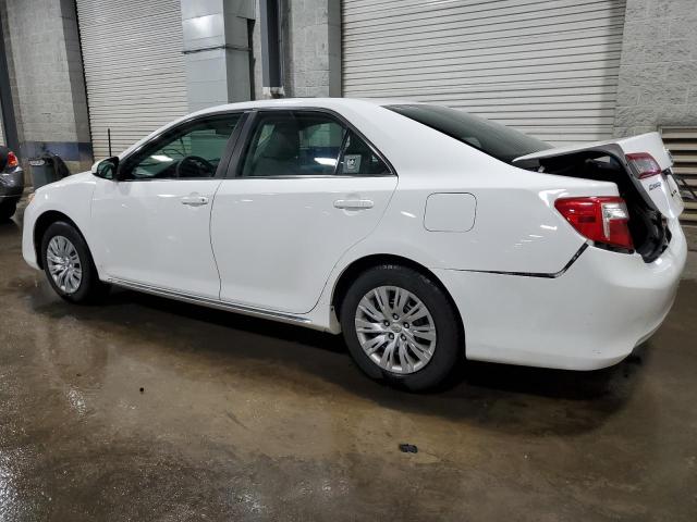  TOYOTA CAMRY 2014 Белы