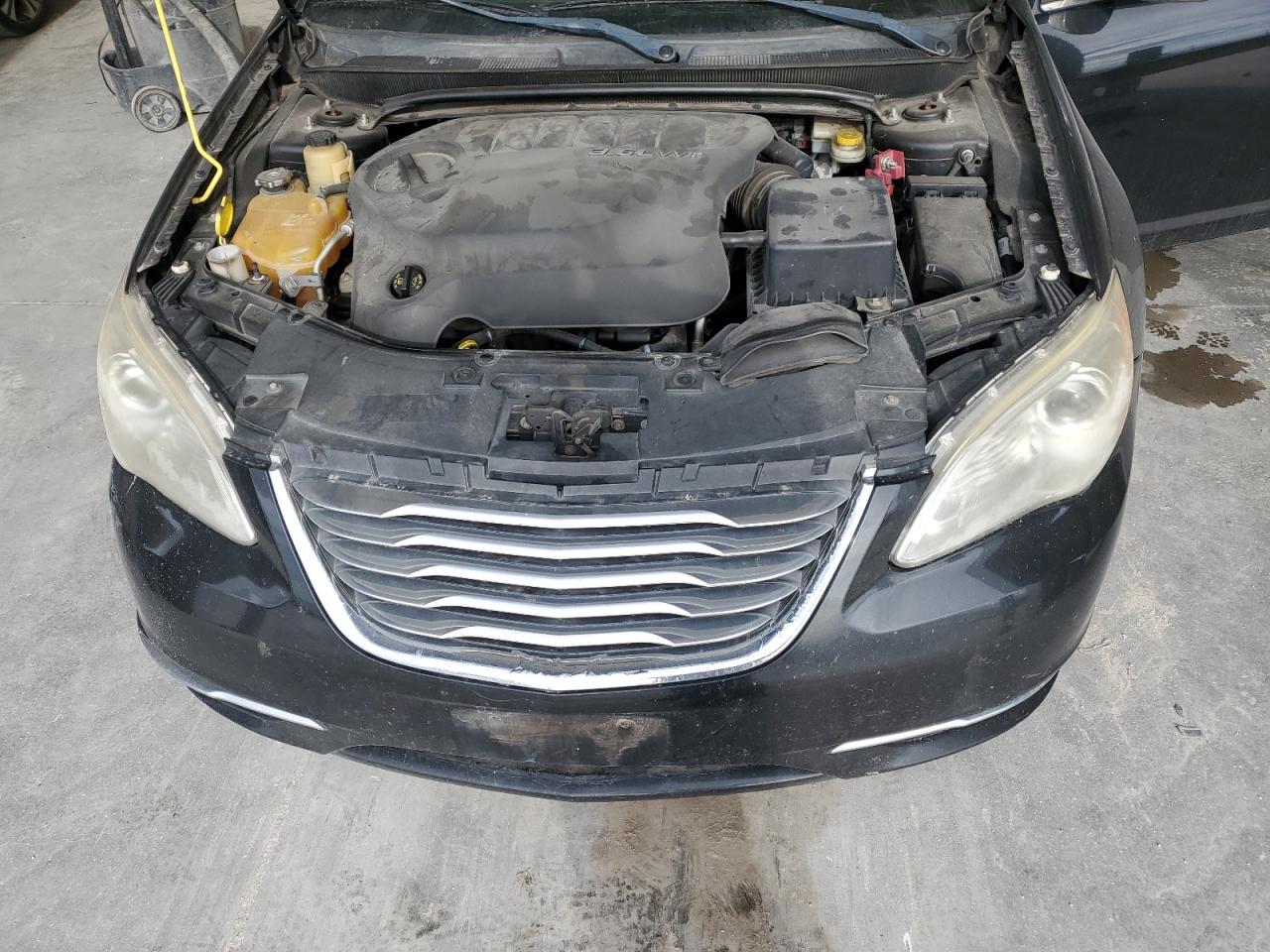 2011 Chrysler 200 Limited VIN: 1C3BC2FG5BN517806 Lot: 52297415