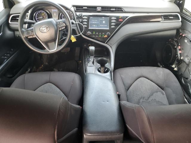  TOYOTA CAMRY 2018 Srebrny