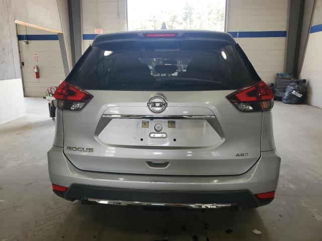  NISSAN ROGUE 2018 Srebrny