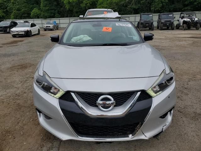 Sedans NISSAN MAXIMA 2017 Srebrny