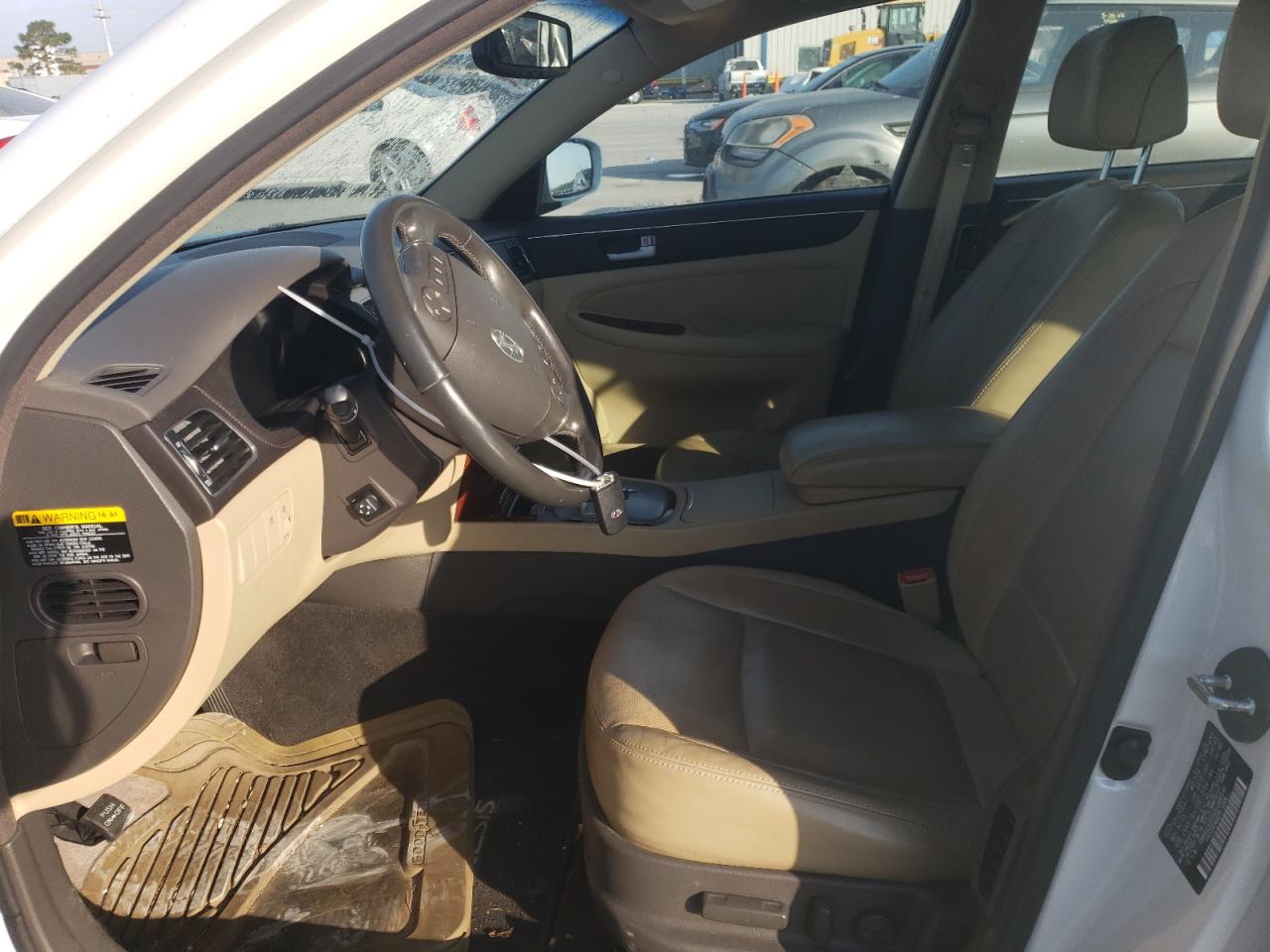 2013 Hyundai Genesis 3.8L VIN: KMHGC4DD5DU246546 Lot: 53562825