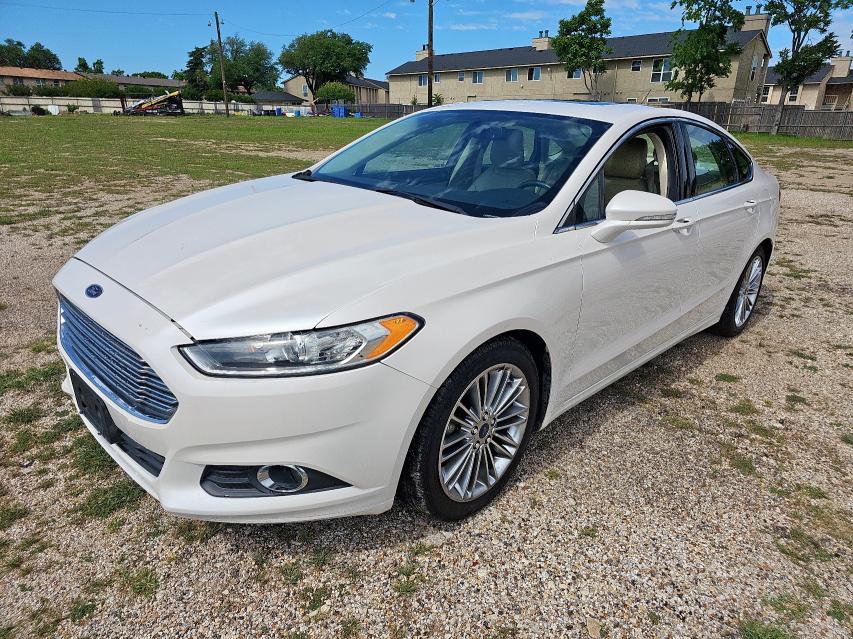 Sedans FORD FUSION 2015 Biały
