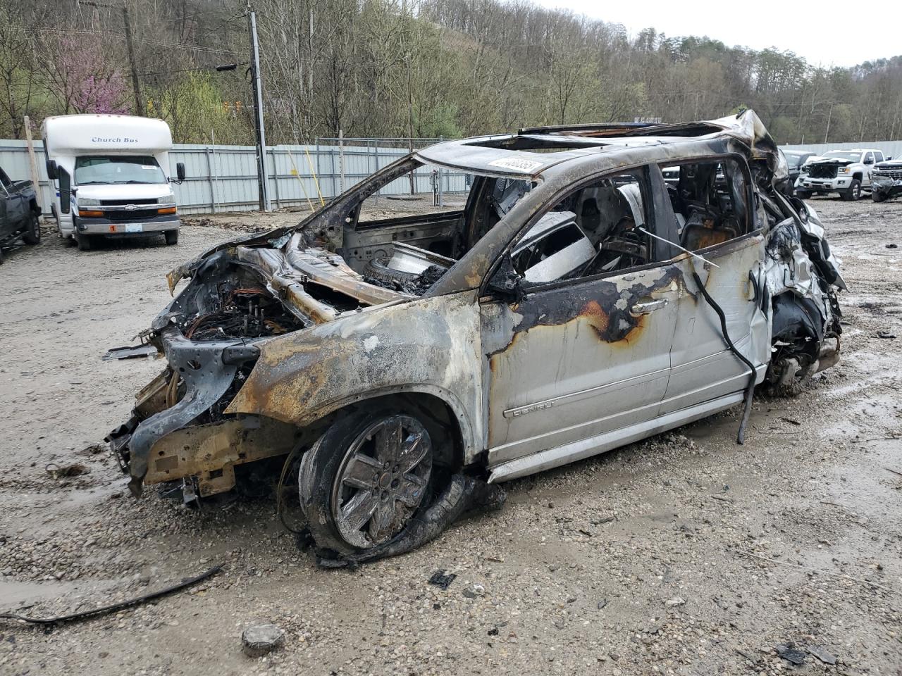 2012 Gmc Acadia Denali de vânzare în Hurricane, WV - Burn