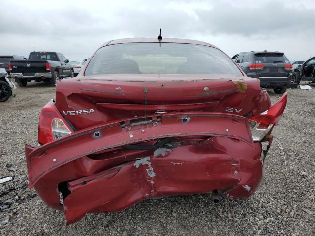 Sedans NISSAN VERSA 2013 Czerwony