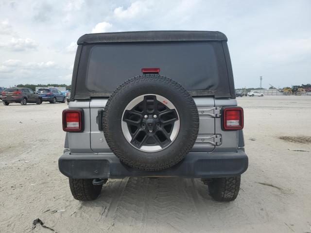  JEEP WRANGLER 2018 Srebrny