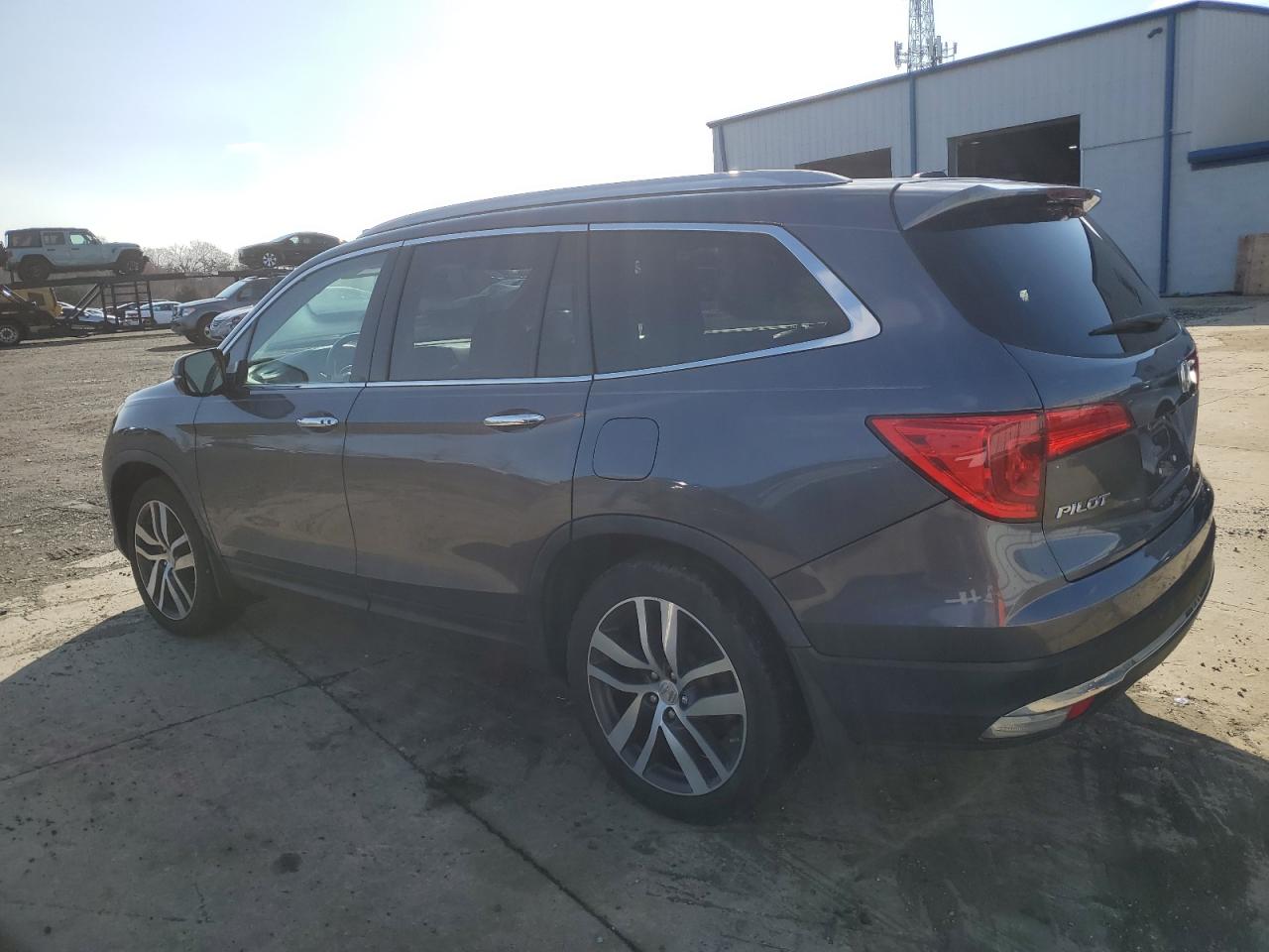 5FNYF5H92JB019833 HONDA PILOT 2018