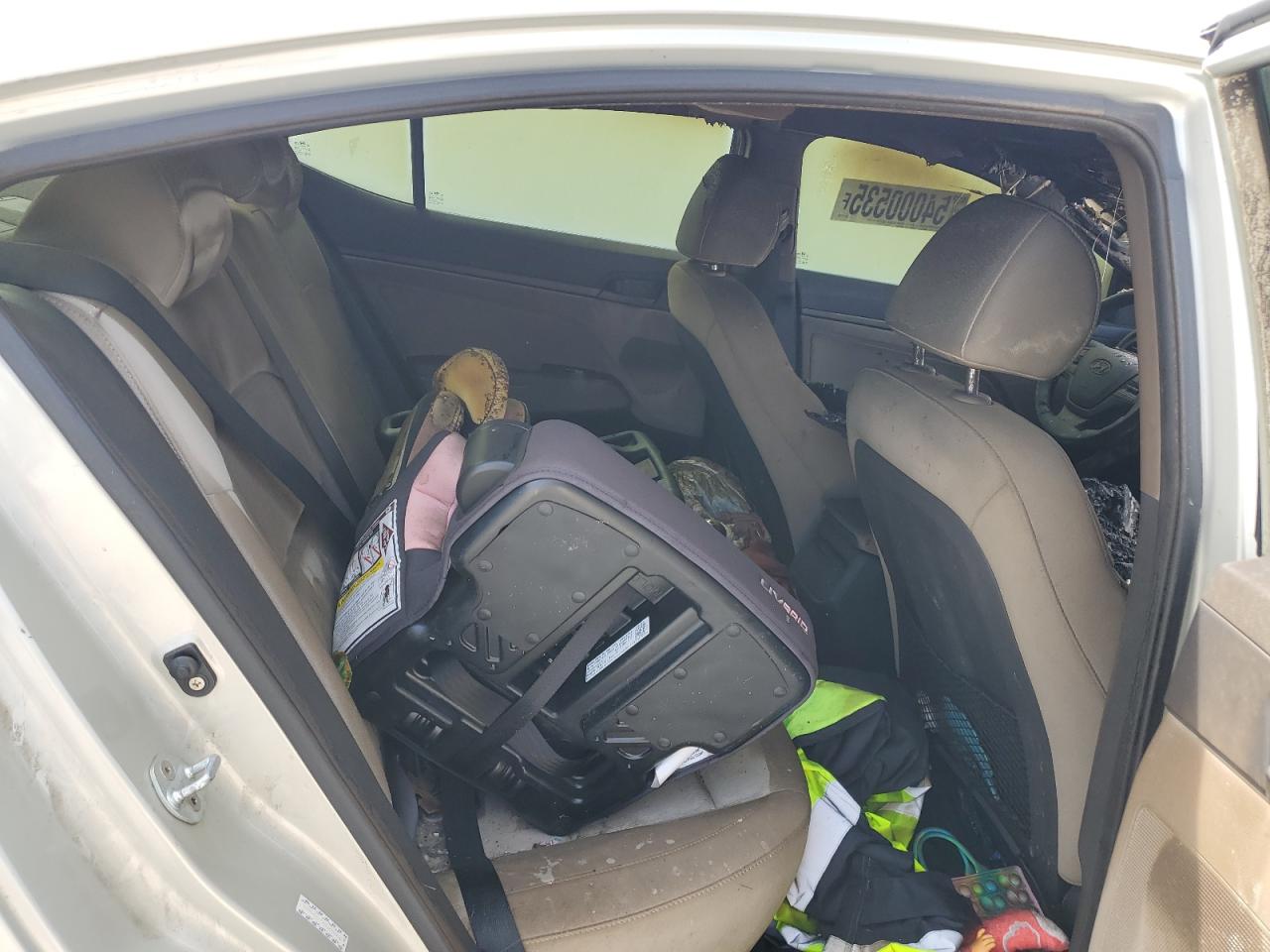 2017 Hyundai Elantra Se VIN: KMHD84LF4HU210330 Lot: 54000535