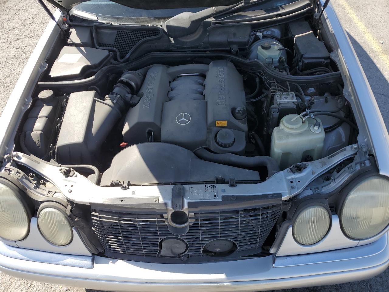 1998 Mercedes-Benz E 320 VIN: WDBJF65F4WA571172 Lot: 52113525
