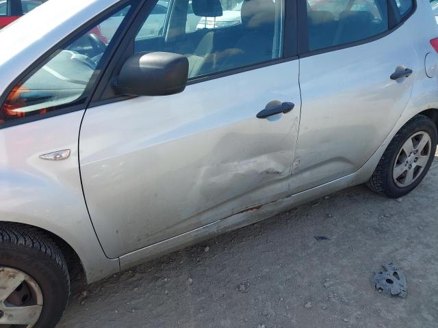 2010 KIA VENGA 1