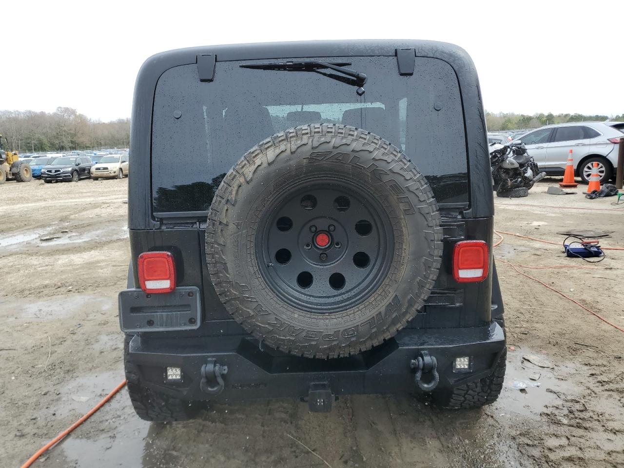 2004 Jeep Wrangler / Tj Sahara VIN: 1J4FA59SX4P722608 Lot: 51223345