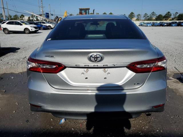  TOYOTA CAMRY 2018 Srebrny