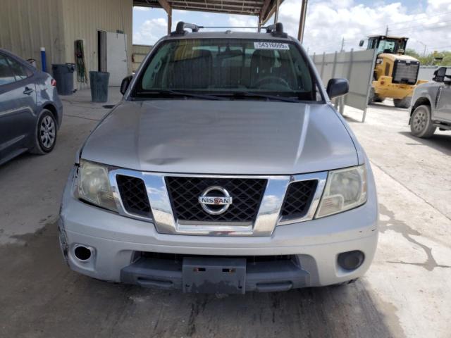  NISSAN FRONTIER 2017 Сріблястий