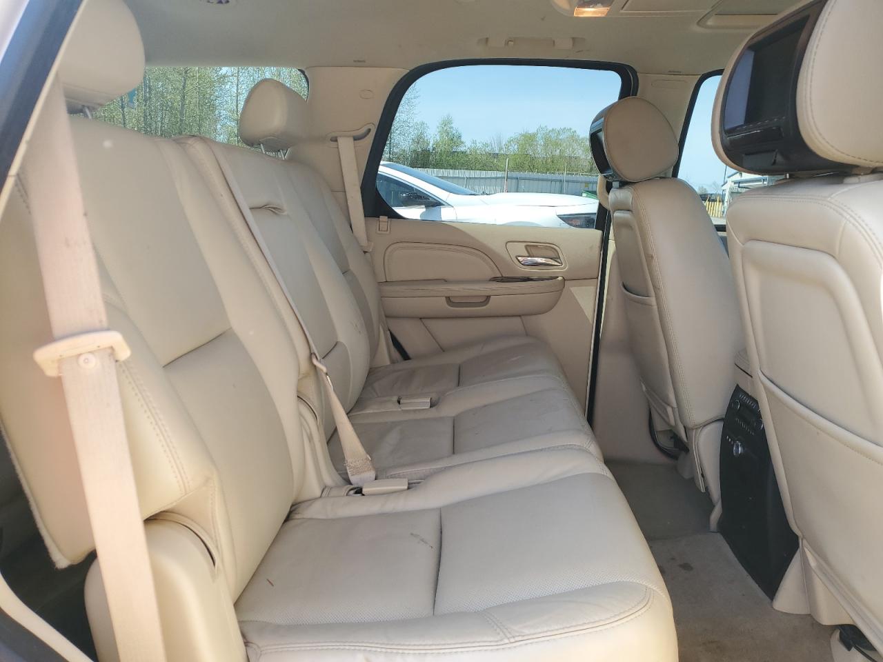 2007 Cadillac Escalade Luxury VIN: 1GYFK63867R288275 Lot: 53152595