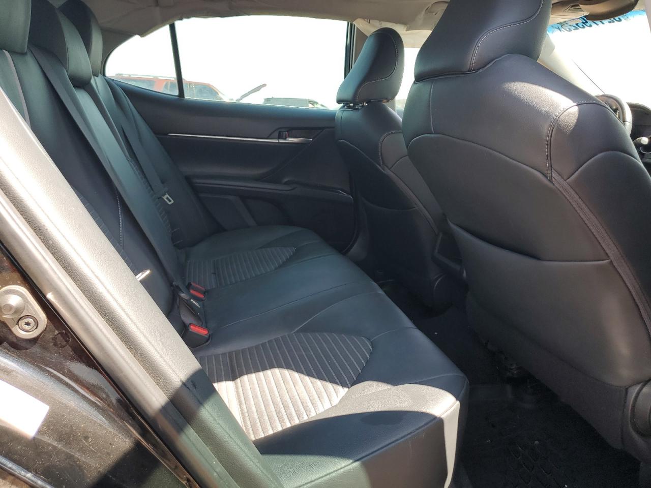 2018 Toyota Camry L VIN: 4T1B11HK5JU667895 Lot: 52179325