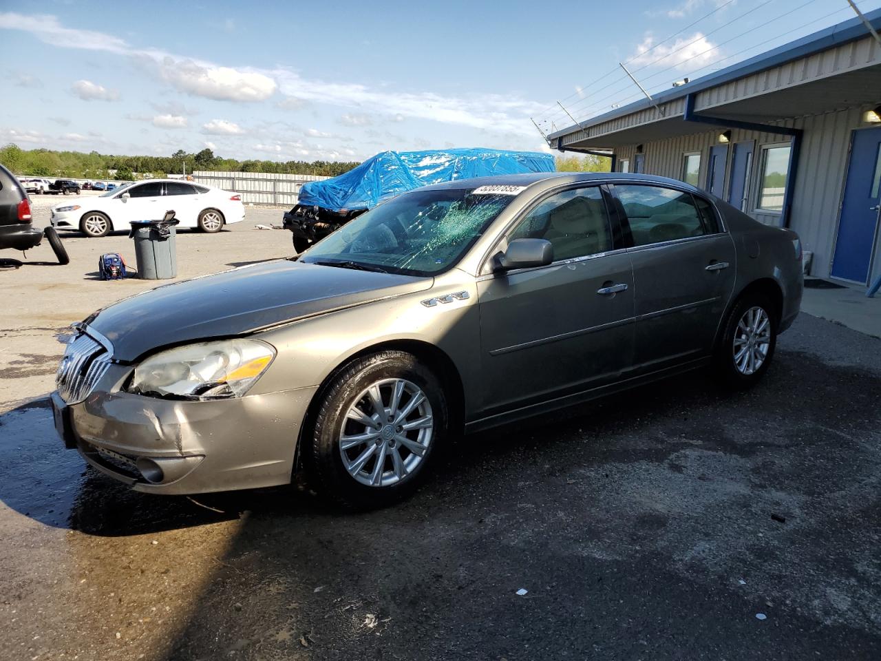 2011 Buick Lucerne Cx for Sale in Memphis, TN - Front End