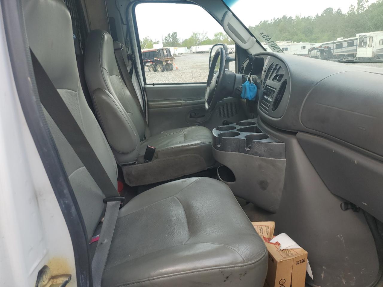 2008 Ford Econoline E450 Super Duty Cutaway Van VIN: 1FDXE45S08DB57898 Lot: 51790145