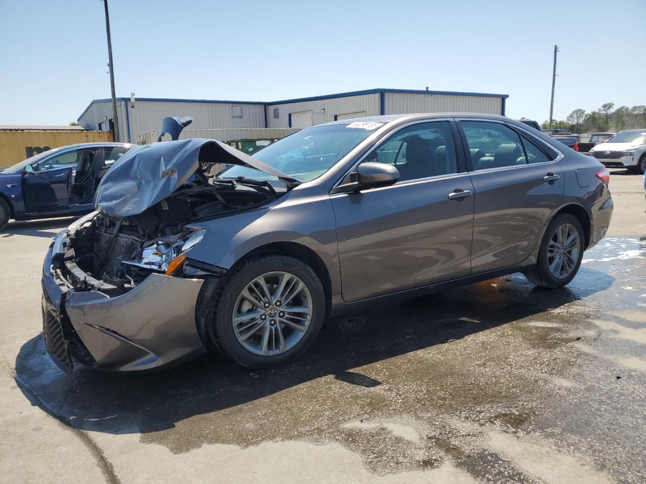 2017 Toyota Camry Le for Sale in Orlando, FL - Front End