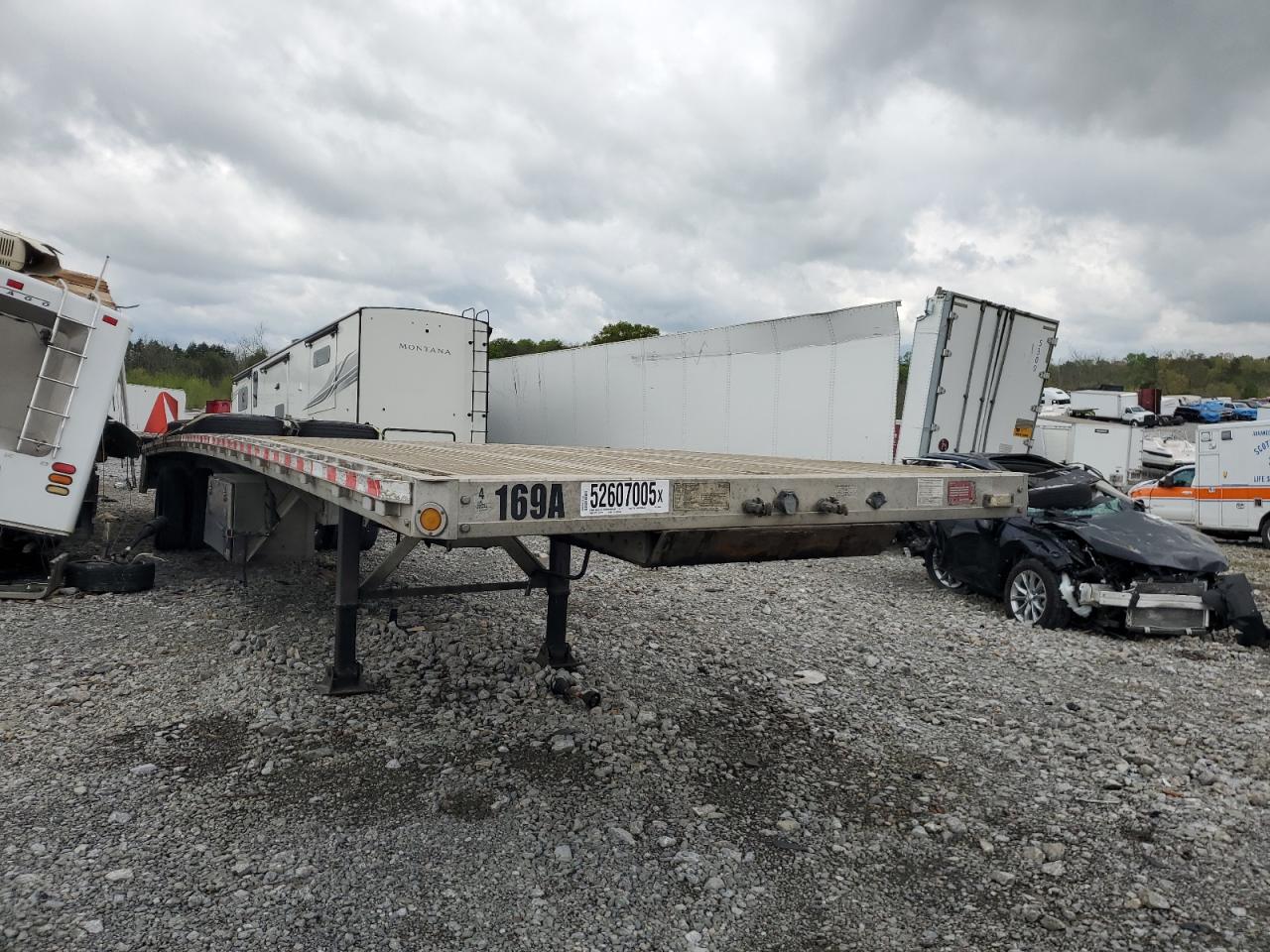 Madisonville, TN에서 판매 중인 2007 Reitnouer Flatbed Trailer - Undercarriage