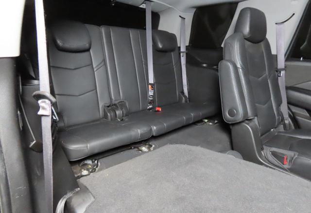 Parquets CADILLAC ESCALADE 2016 Czarny