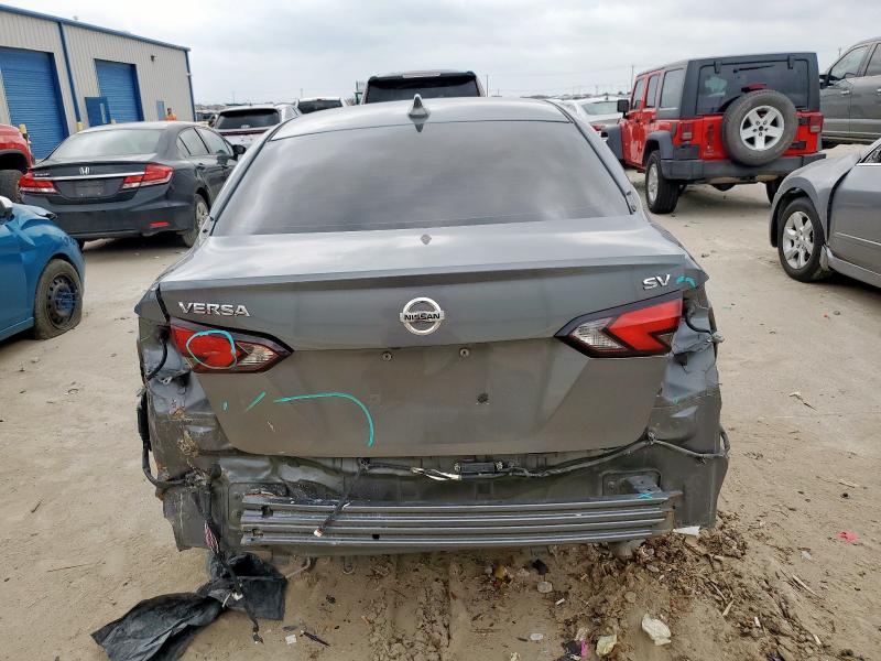  NISSAN VERSA 2021 Szary