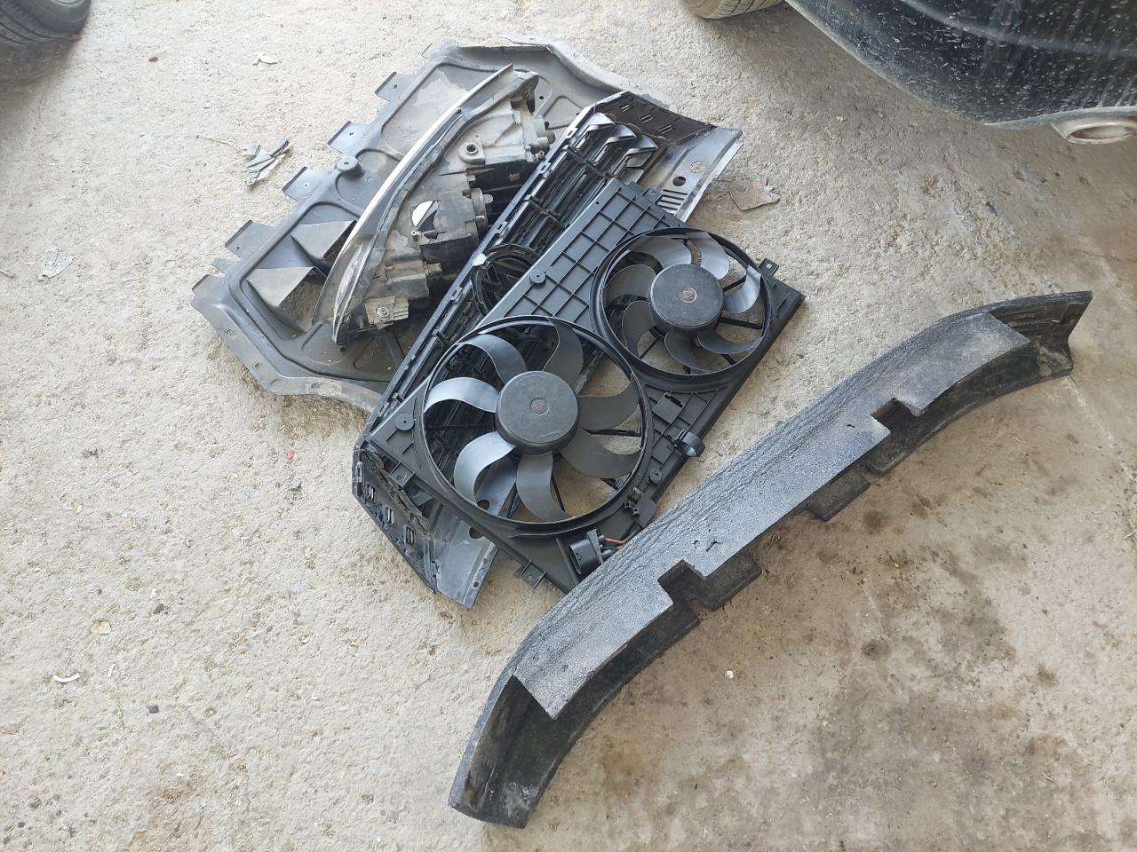 WVWBR7A39FC000702 - 2015 Volkswagen Passat - #undefined