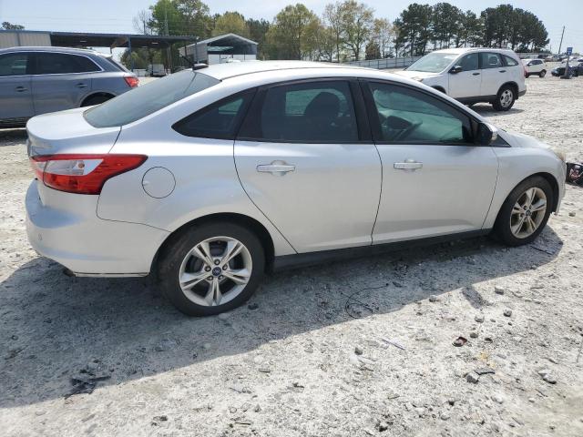 Sedans FORD FOCUS 2013 Srebrny