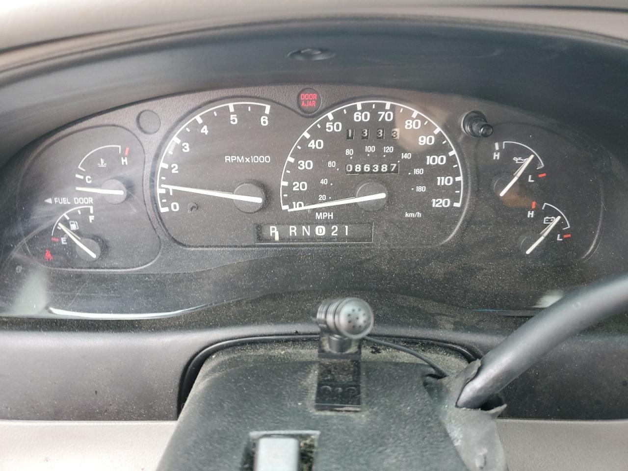 2000 Ford Explorer Xlt VIN: 1FMZU63P6YZB71118 Lot: 53073075
