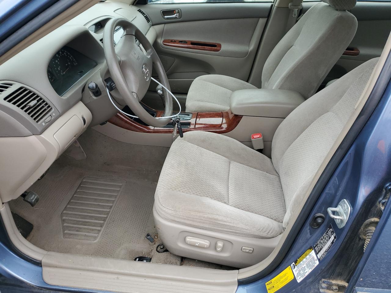 2004 Toyota Camry Le VIN: 4T1BE30K94U924346 Lot: 52570255