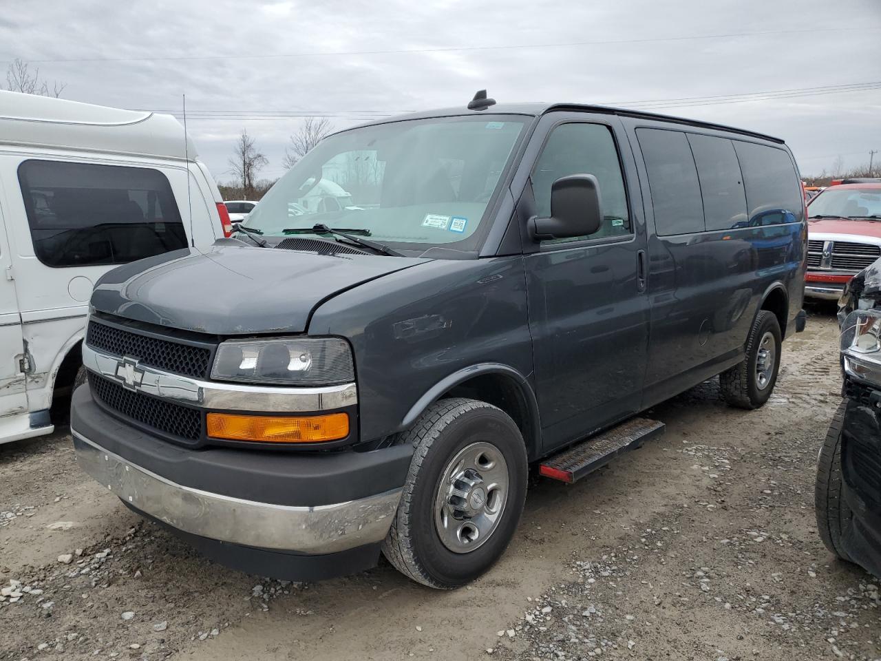 2017 Chevrolet Express G2500 Lt на продаже в Leroy, NY - Rear End