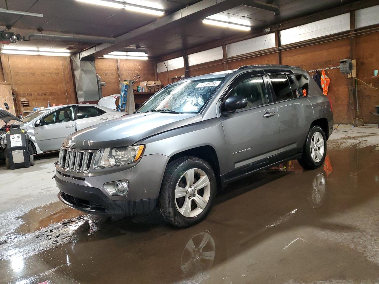 2011 Jeep Compass Sport للبيع في Ebensburg، PA - Front End