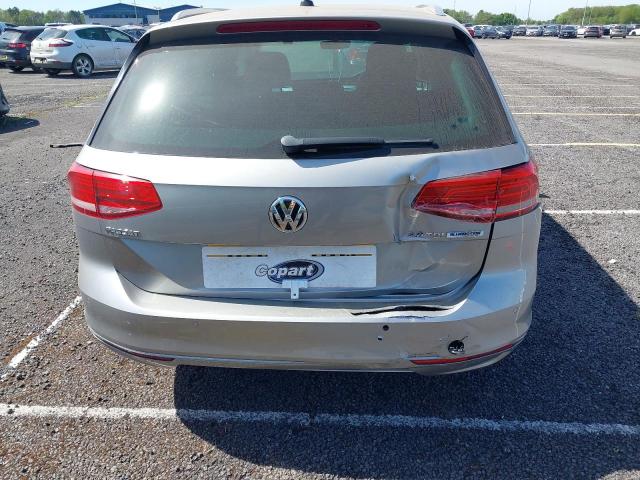 2016 VOLKSWAGEN PASSAT SE