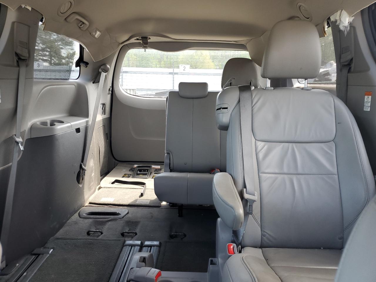 5TDYK3DC5FS588518 2015 Toyota Sienna Xle